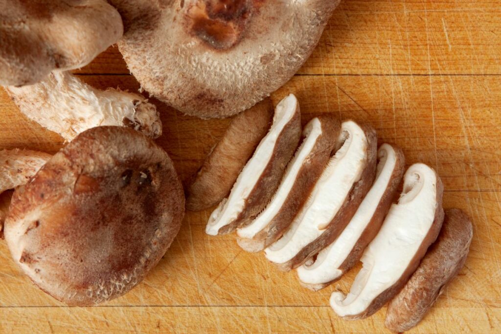 How To Prepare A Raw Shiitake Mushroom For Eating