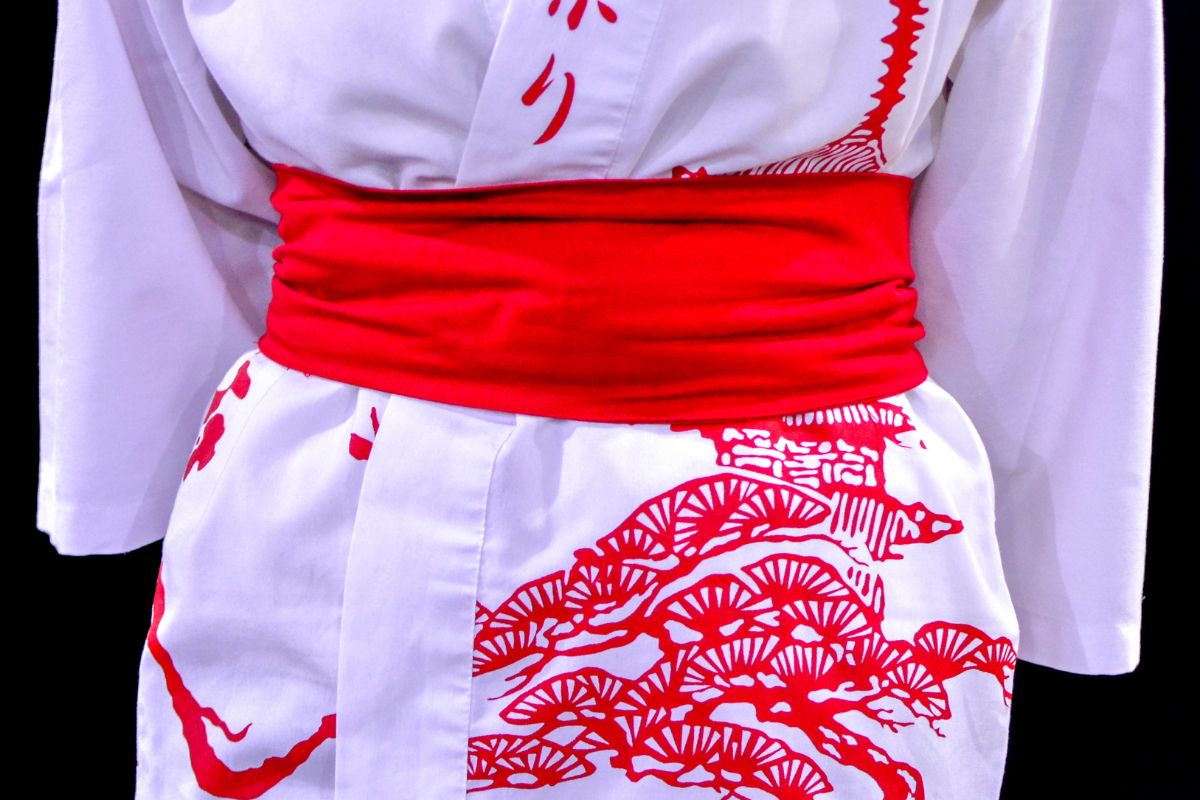 How To Tie A Kimono Robe