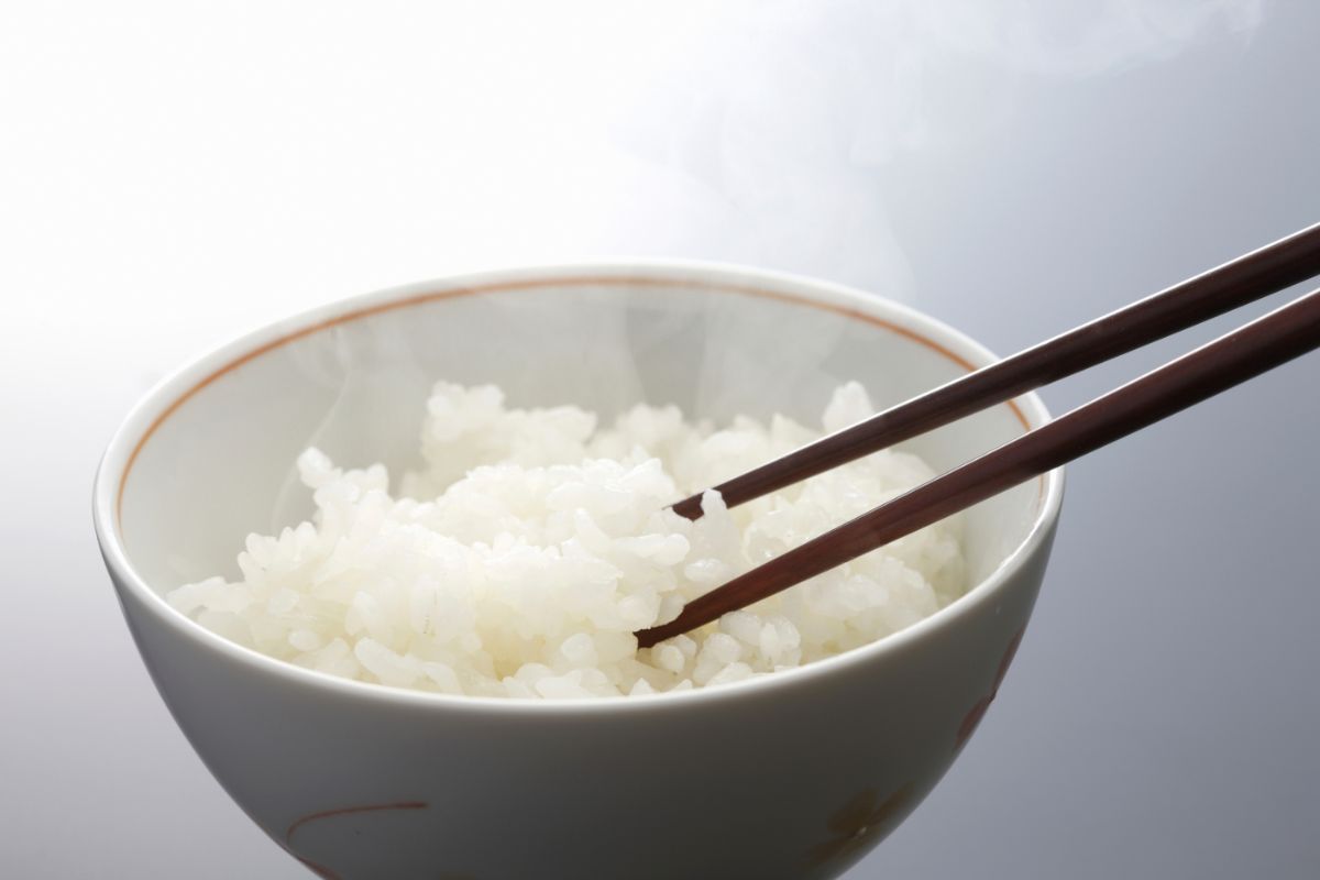 How To Use Chopsticks For Rice
