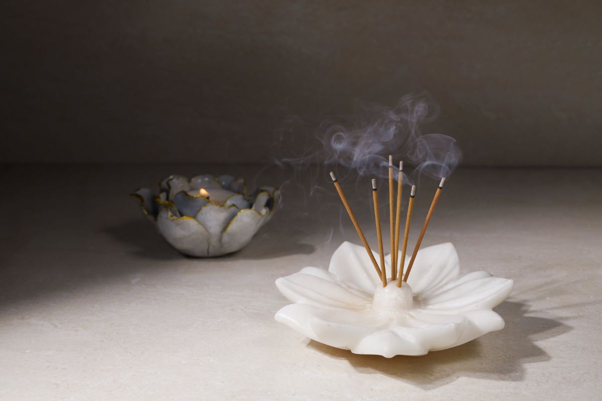 How To Use Incense Holder